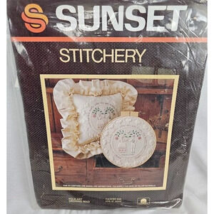 VTG Sunset Stitchery Kit 2873 Folk Art Wedding Ring Pillow / Wall Hanging NEW